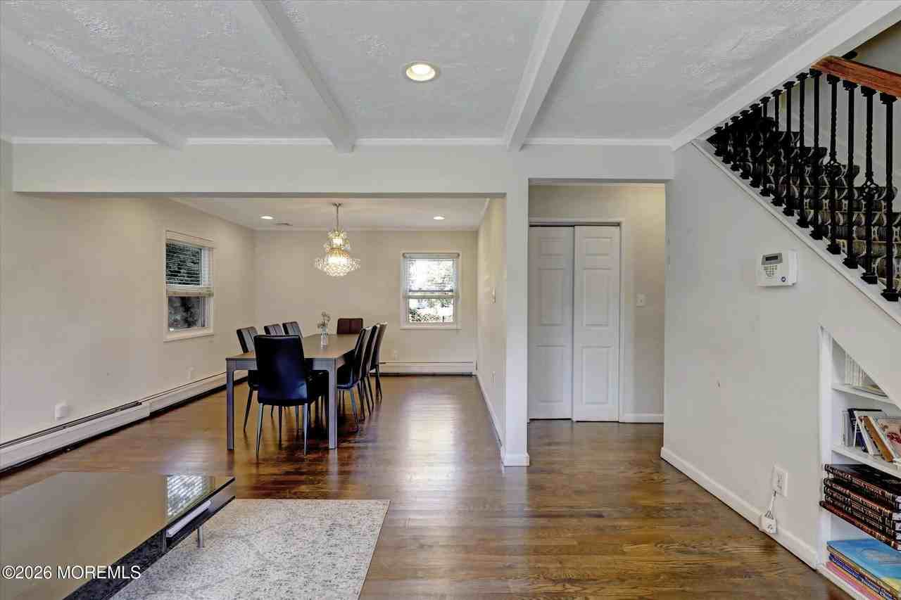 265 Norgrove Ave - Photo 5 of 35