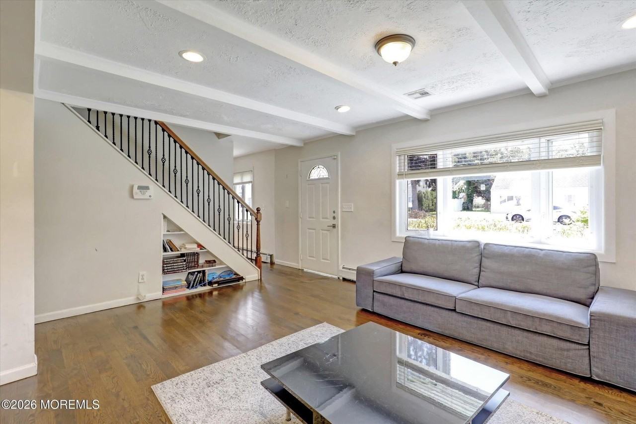 265 Norgrove Ave - Photo 7 of 35