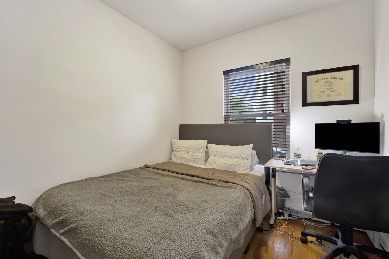 1156 W Cornelia Ave #2 - Photo 6 of 8