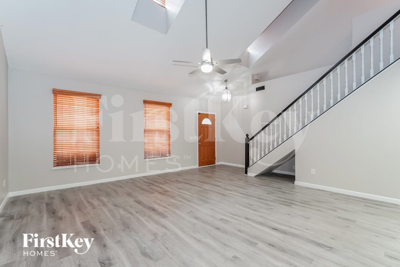 5938 Ruihley Way - Photo 3 of 19