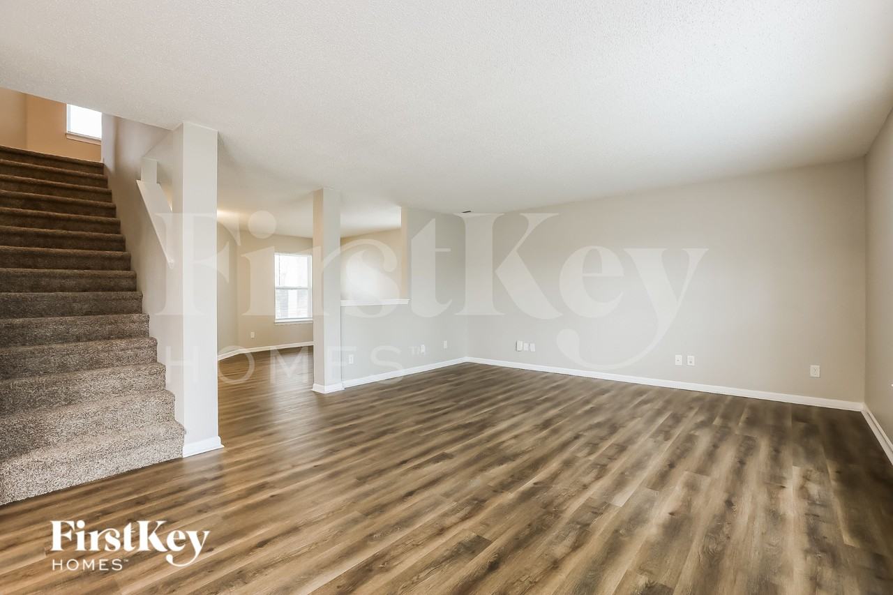 2284 Blossom Dr - Photo 2 of 19