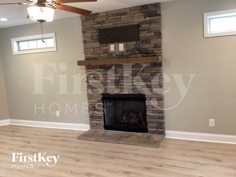 128 Bonnell Dr - Photo 4 of 10