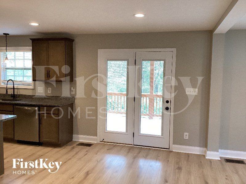 128 Bonnell Dr - Photo 5 of 10