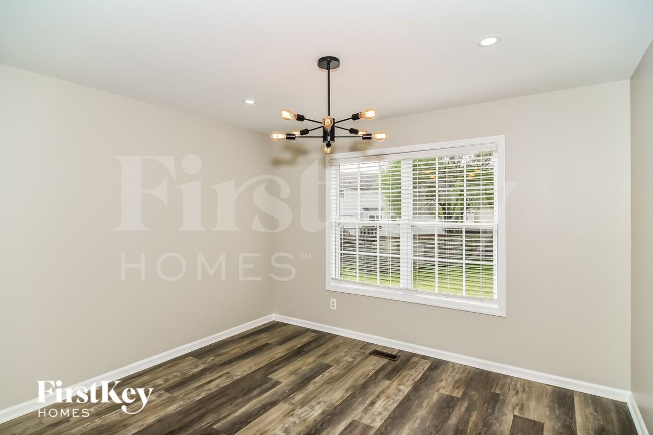 900 Fisher Ct - Photo 4 of 19