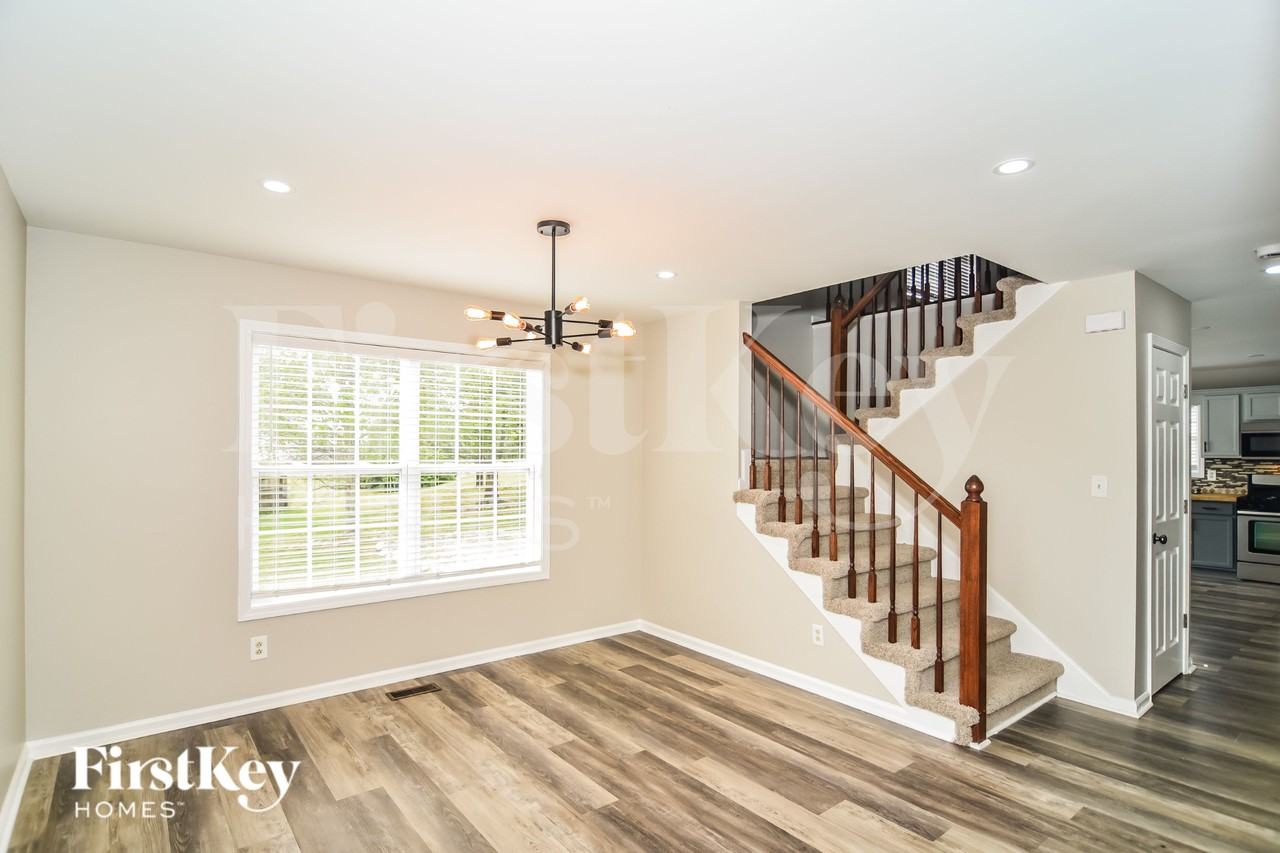 900 Fisher Ct - Photo 6 of 19