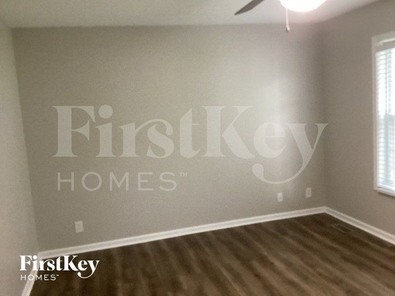 2675 Elkmont Dr - Photo 2 of 10