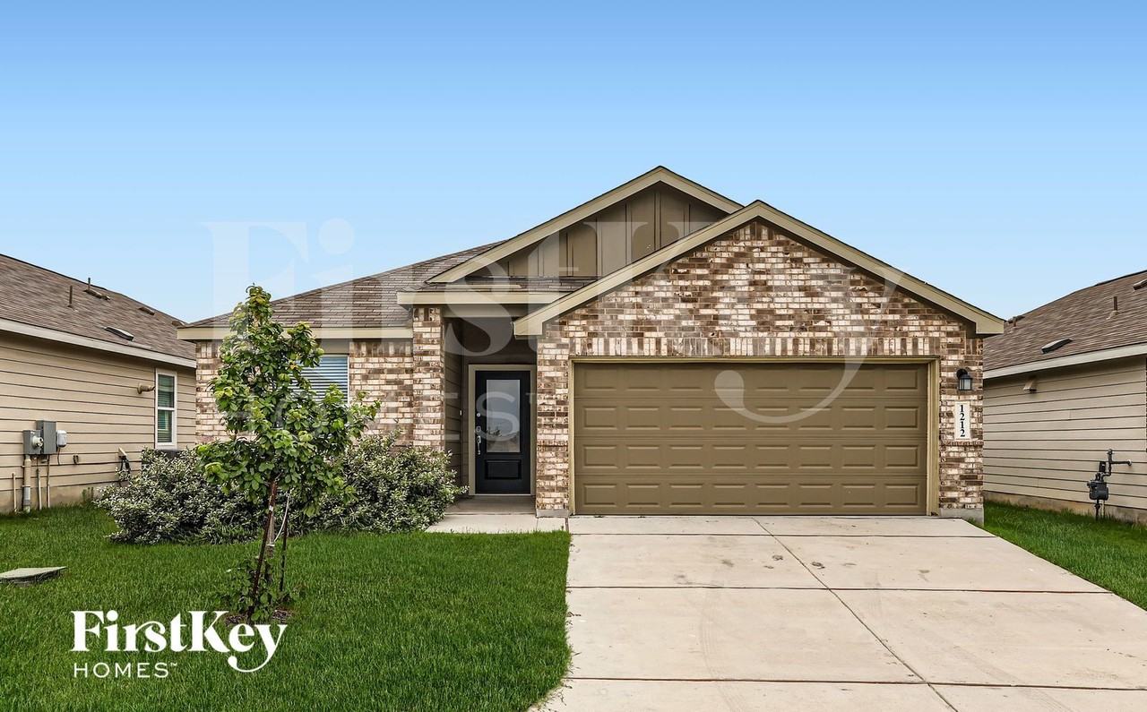 1212 Treehouse Ln - Photo 2 of 28