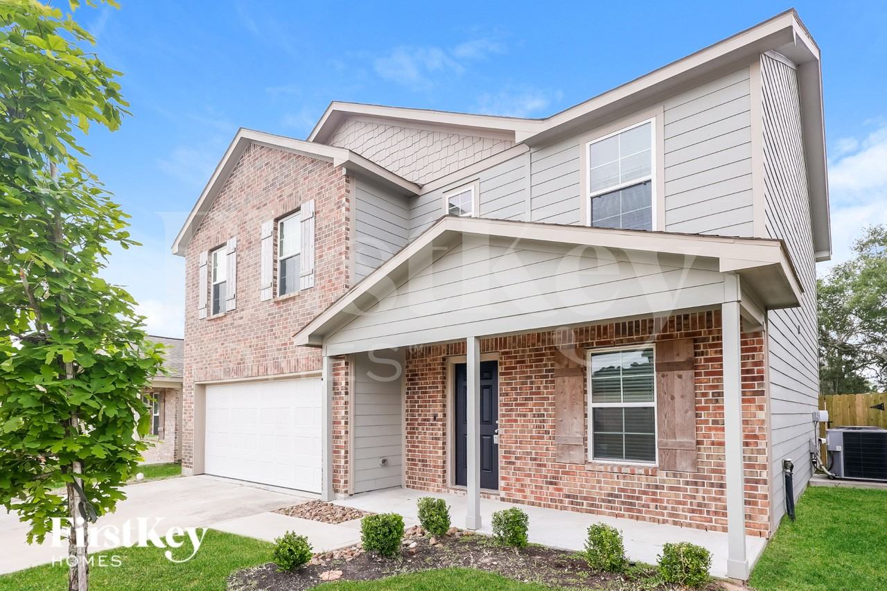 17640 Cedar Crest Dr