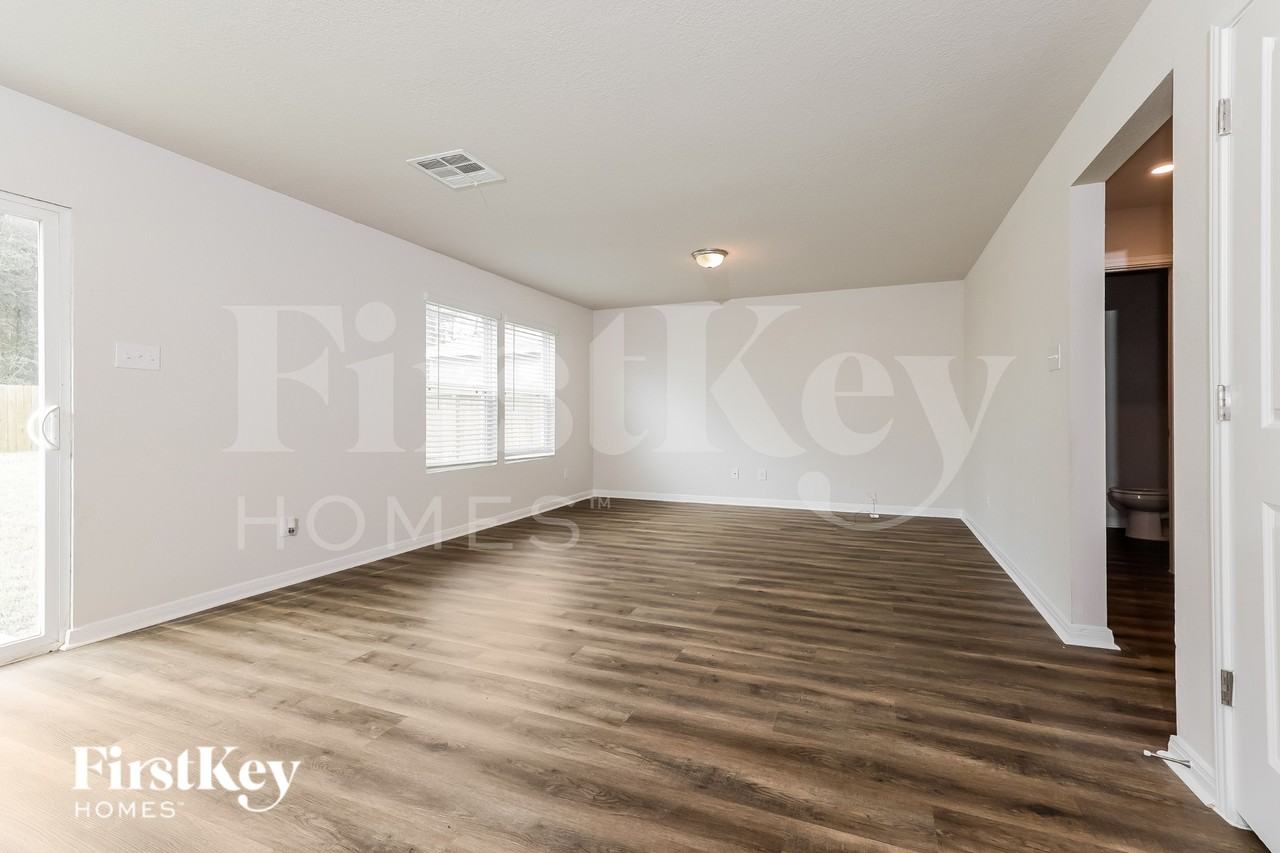 17640 Cedar Crest Dr - Photo 2 of 20