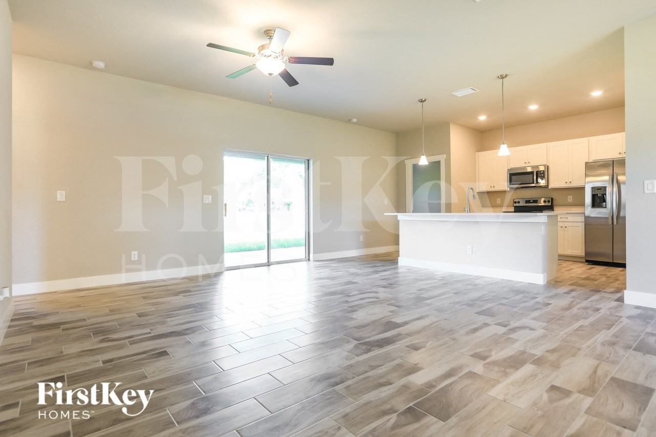 5139 Cromey Rd - Photo 2 of 15