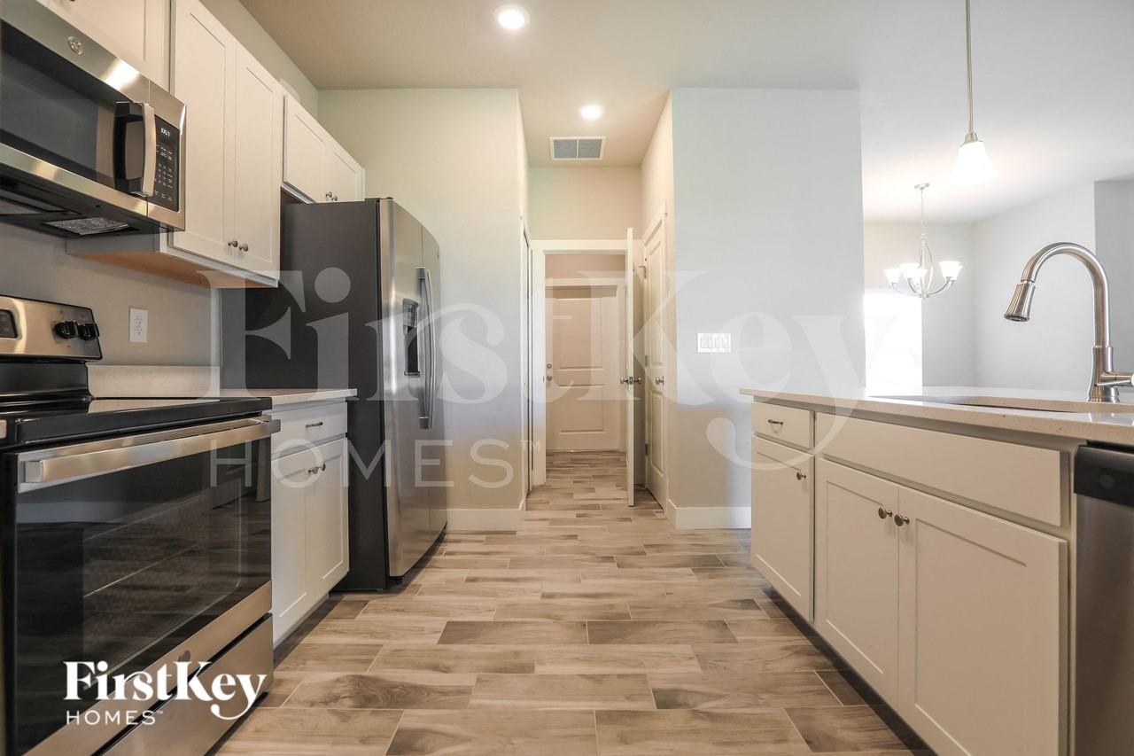 5139 Cromey Rd - Photo 5 of 15