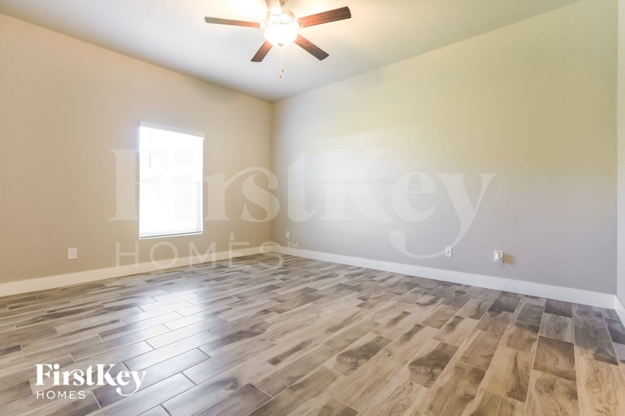 5139 Cromey Rd - Photo 7 of 15
