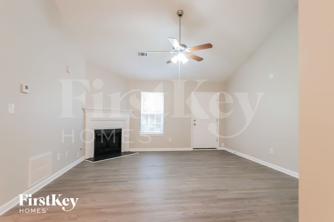 11035 Shannon Cir - Photo 2 of 15