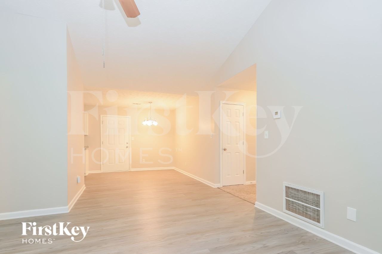 11035 Shannon Cir - Photo 4 of 15