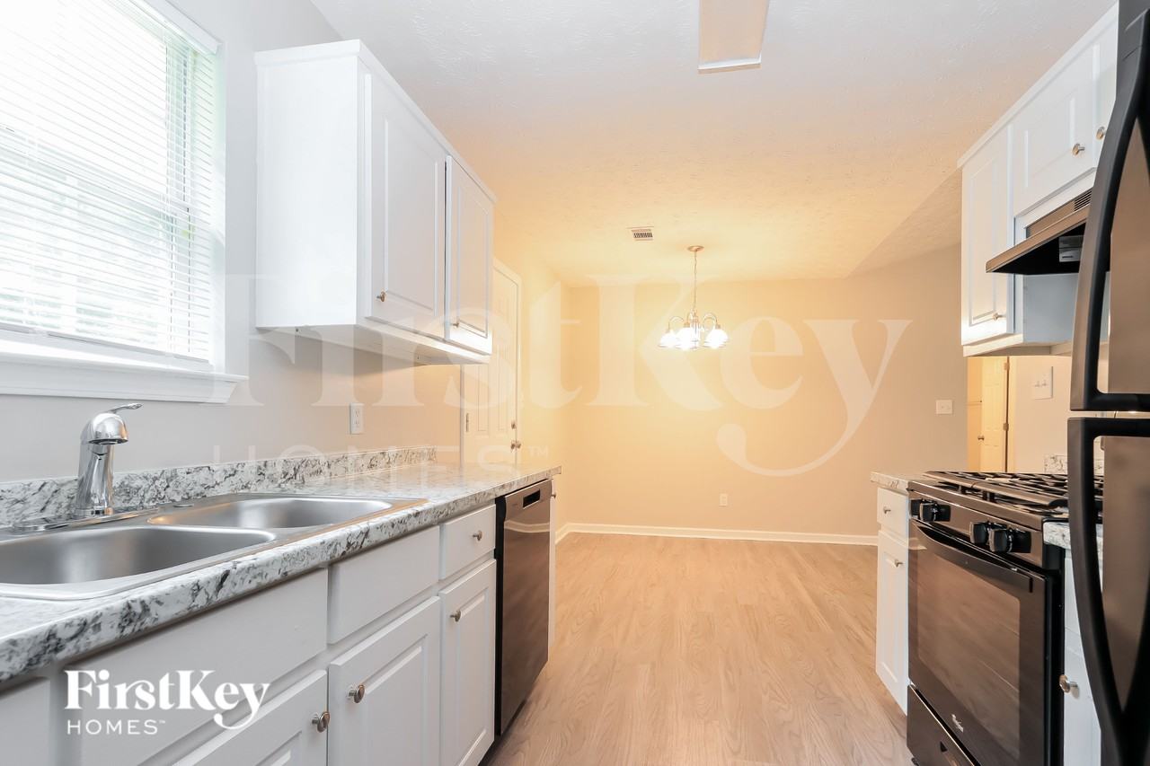 11035 Shannon Cir - Photo 5 of 15