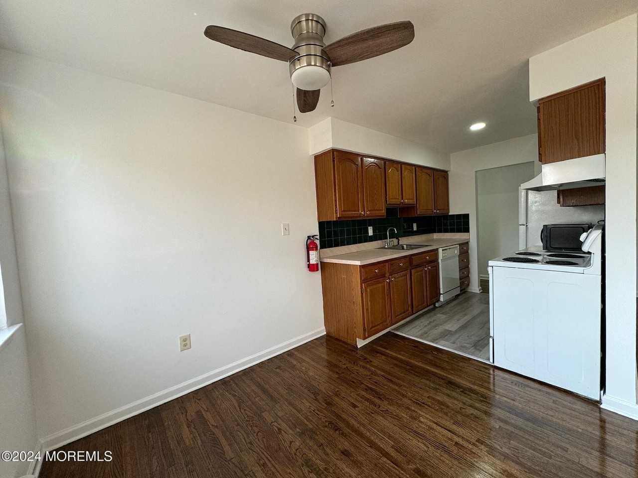 75 Stonehurst Blvd #A - Photo 6 of 12