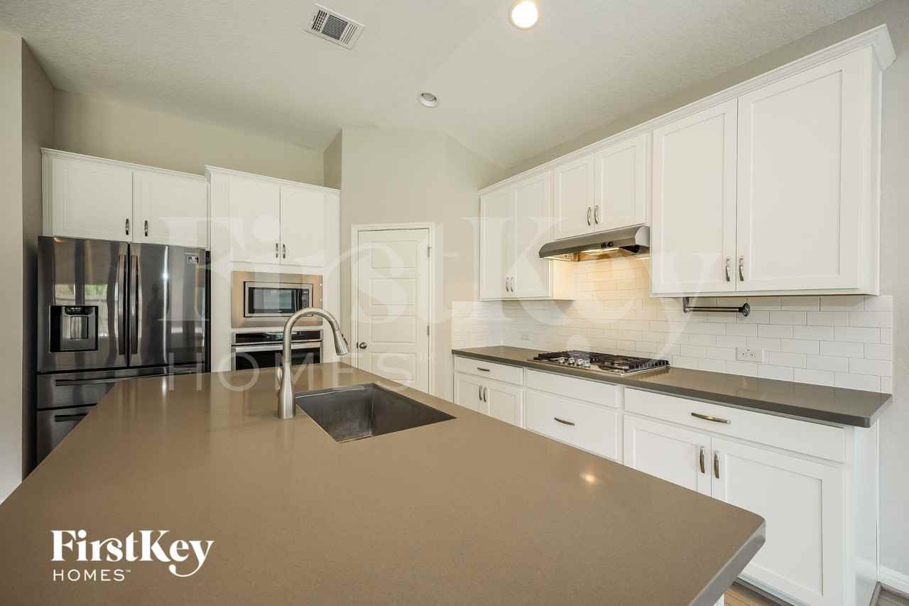 2207 Tiptop Ln - Photo 6 of 15