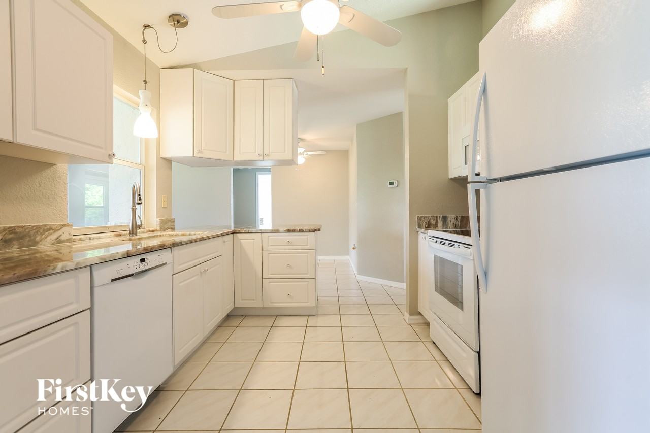 1138 Presque Isle Dr - Photo 5 of 15