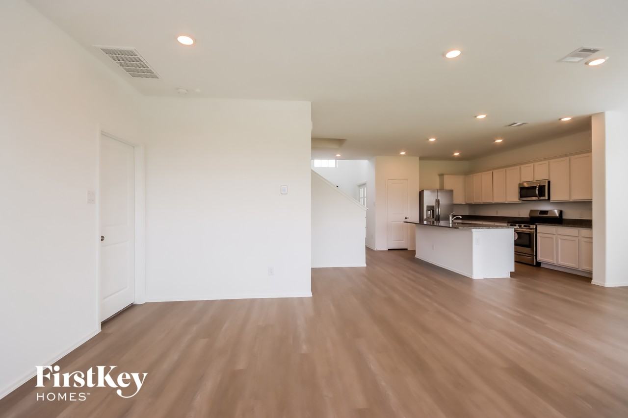 23709 Pagliano Ct - Photo 4 of 15