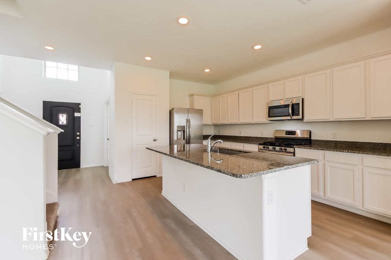 23709 Pagliano Ct - Photo 5 of 15