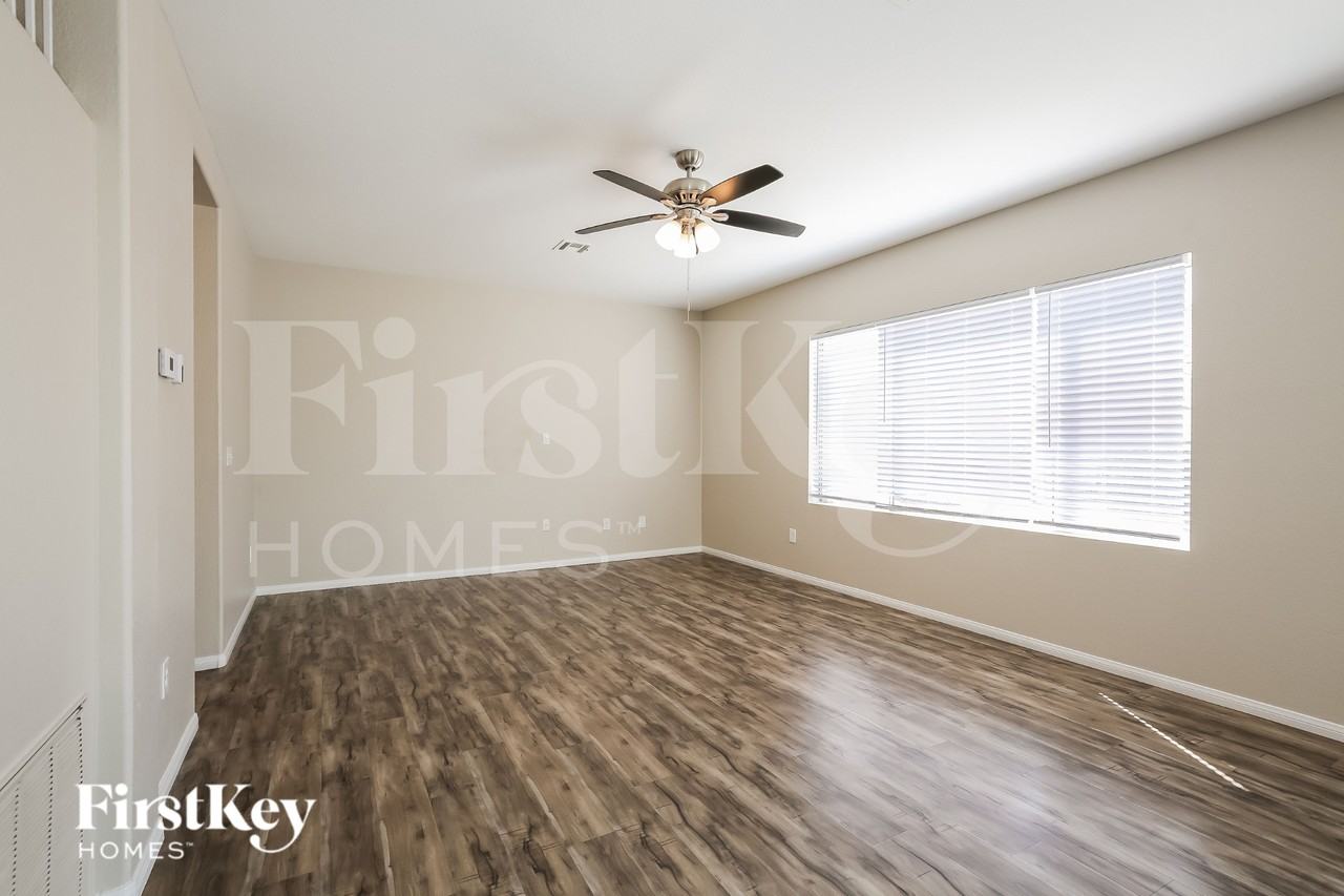 1620 Knoll Heights Ct - Photo 3 of 19