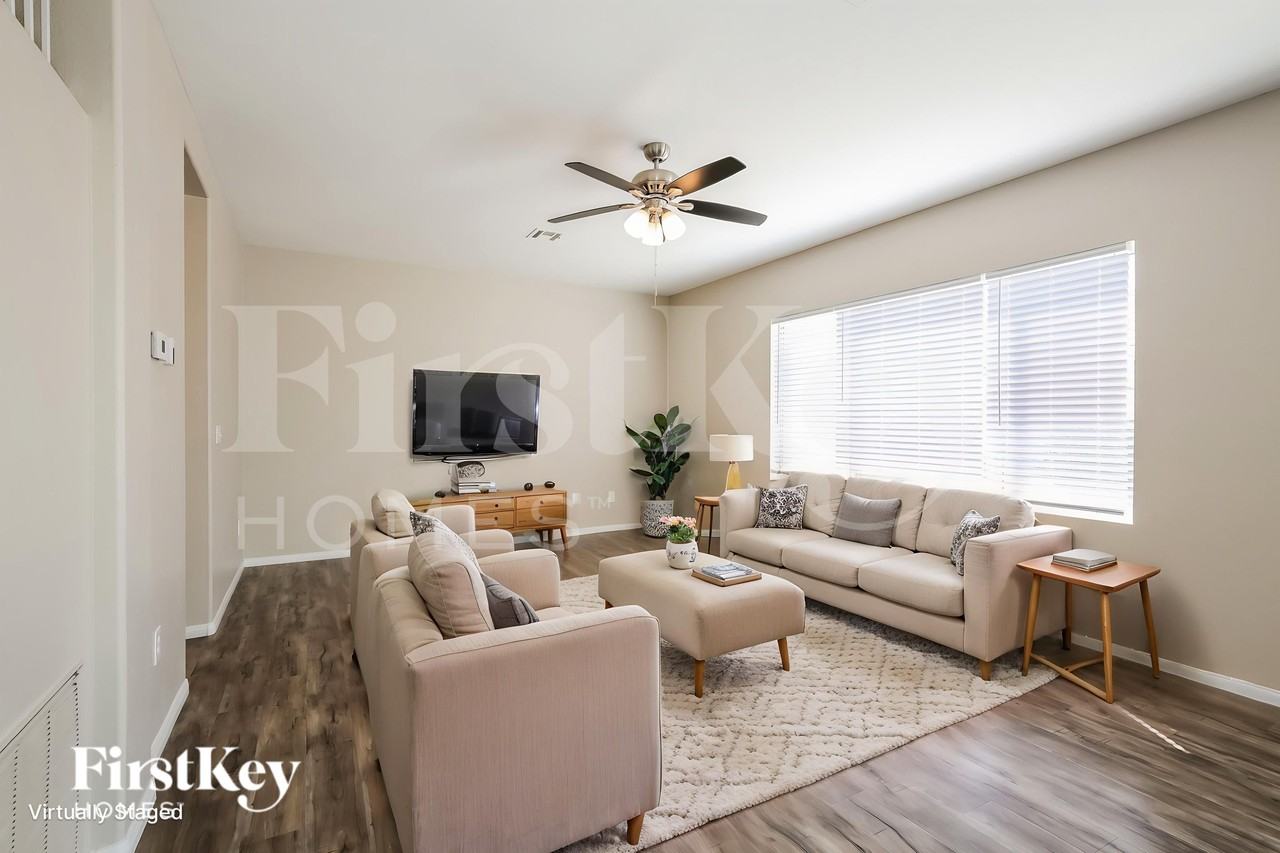 1620 Knoll Heights Ct - Photo 4 of 19