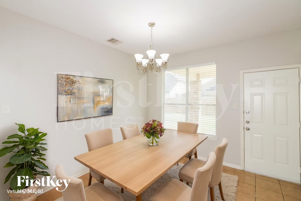 10047 Arcadian Springs Ln - Photo 6 of 19