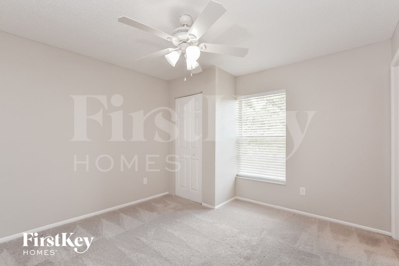 910 Clayton Dr - Photo 6 of 15