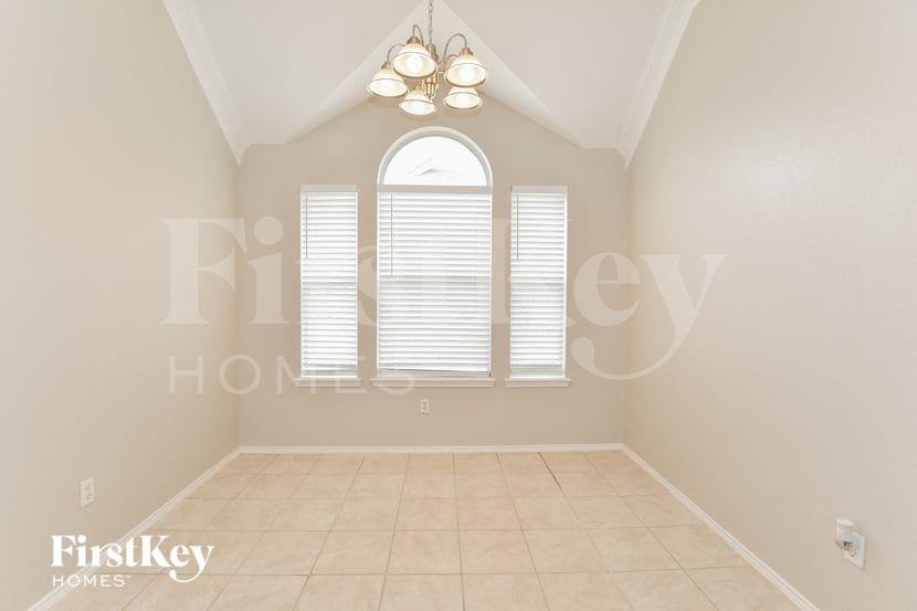 1809 Pecan View Dr - Photo 4 of 15