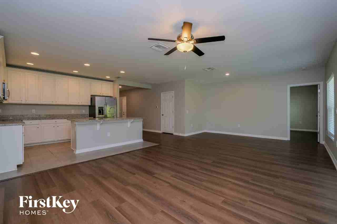 18750 Alfaro Loop - Photo 3 of 15