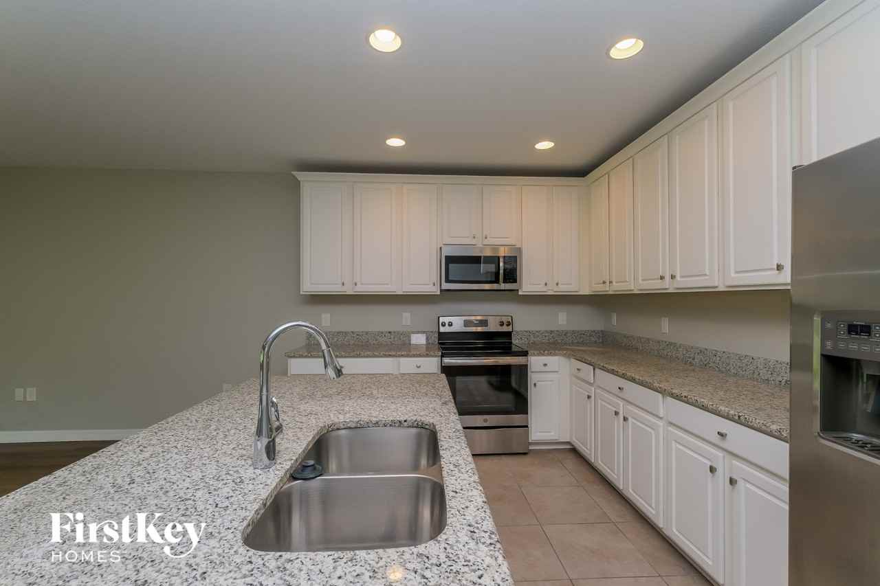 18750 Alfaro Loop - Photo 6 of 15