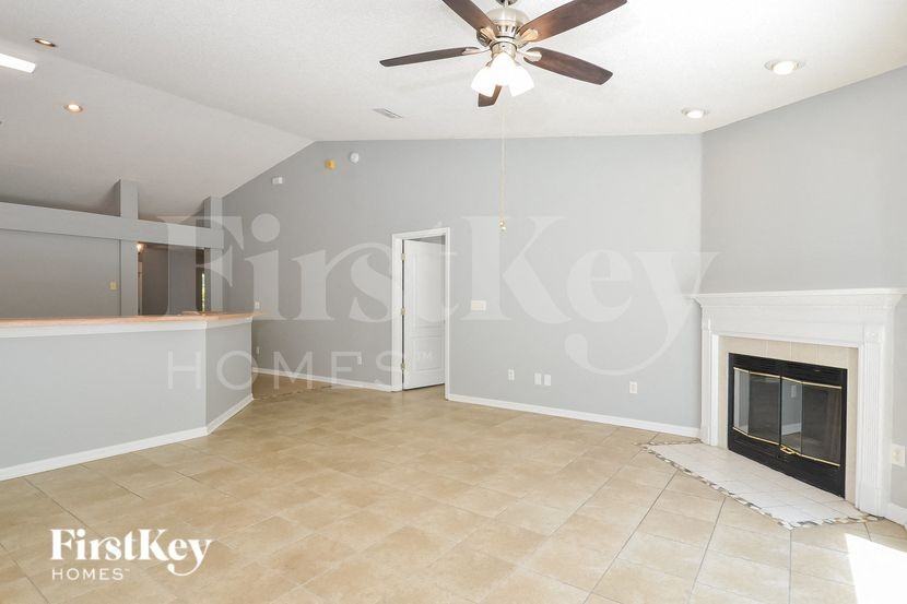 153 Johns Glen Dr - Photo 4 of 15