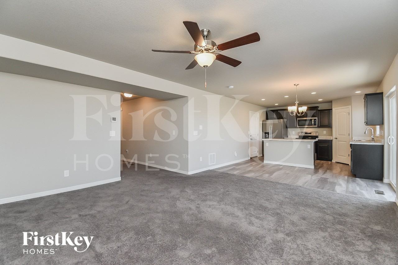 10823 Witcher Dr - Photo 2 of 15