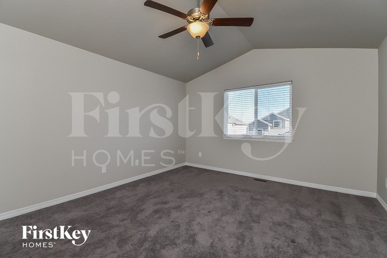 10823 Witcher Dr - Photo 5 of 15