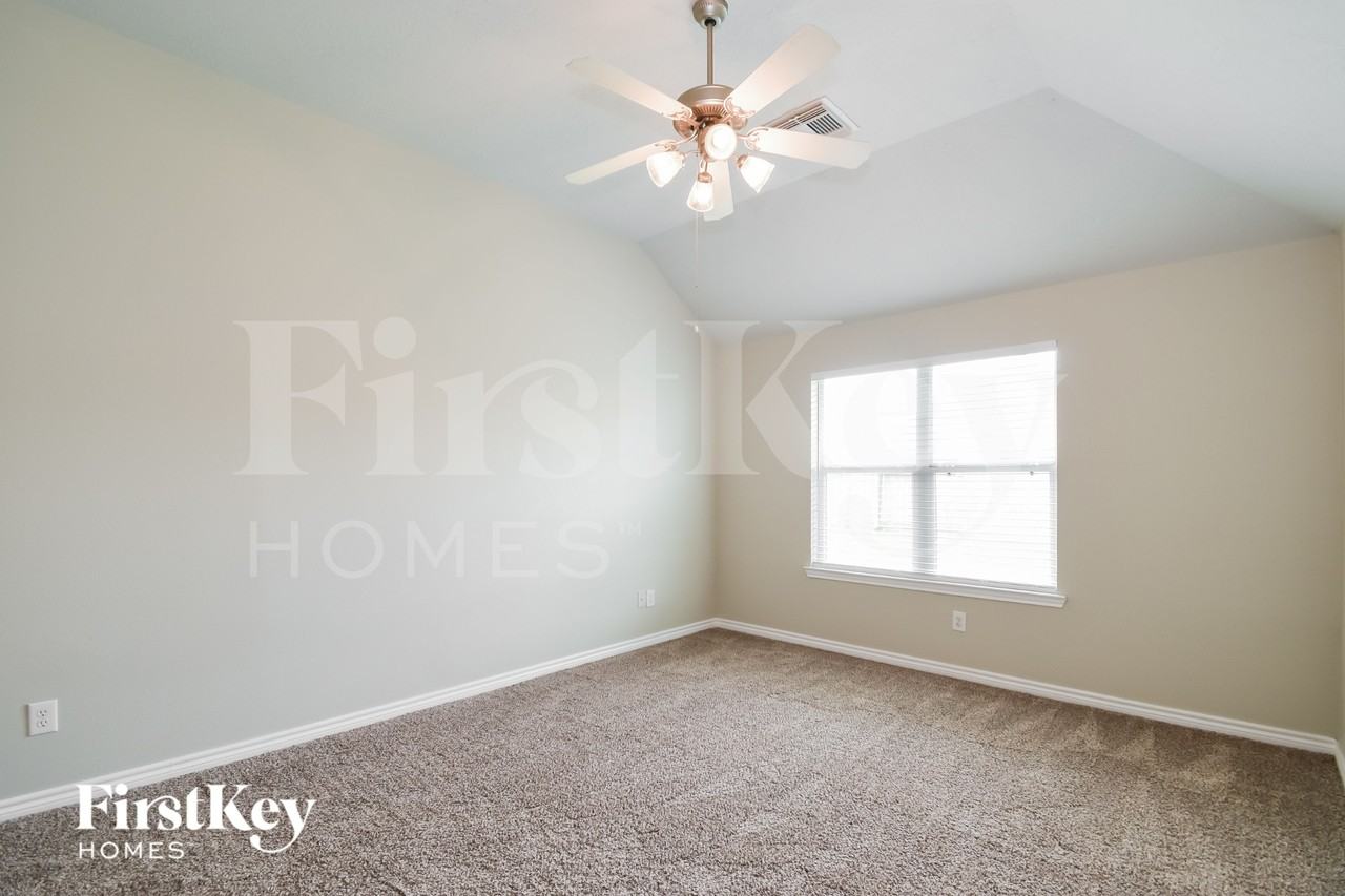 4814 Emerald Bay Cir - Photo 6 of 15