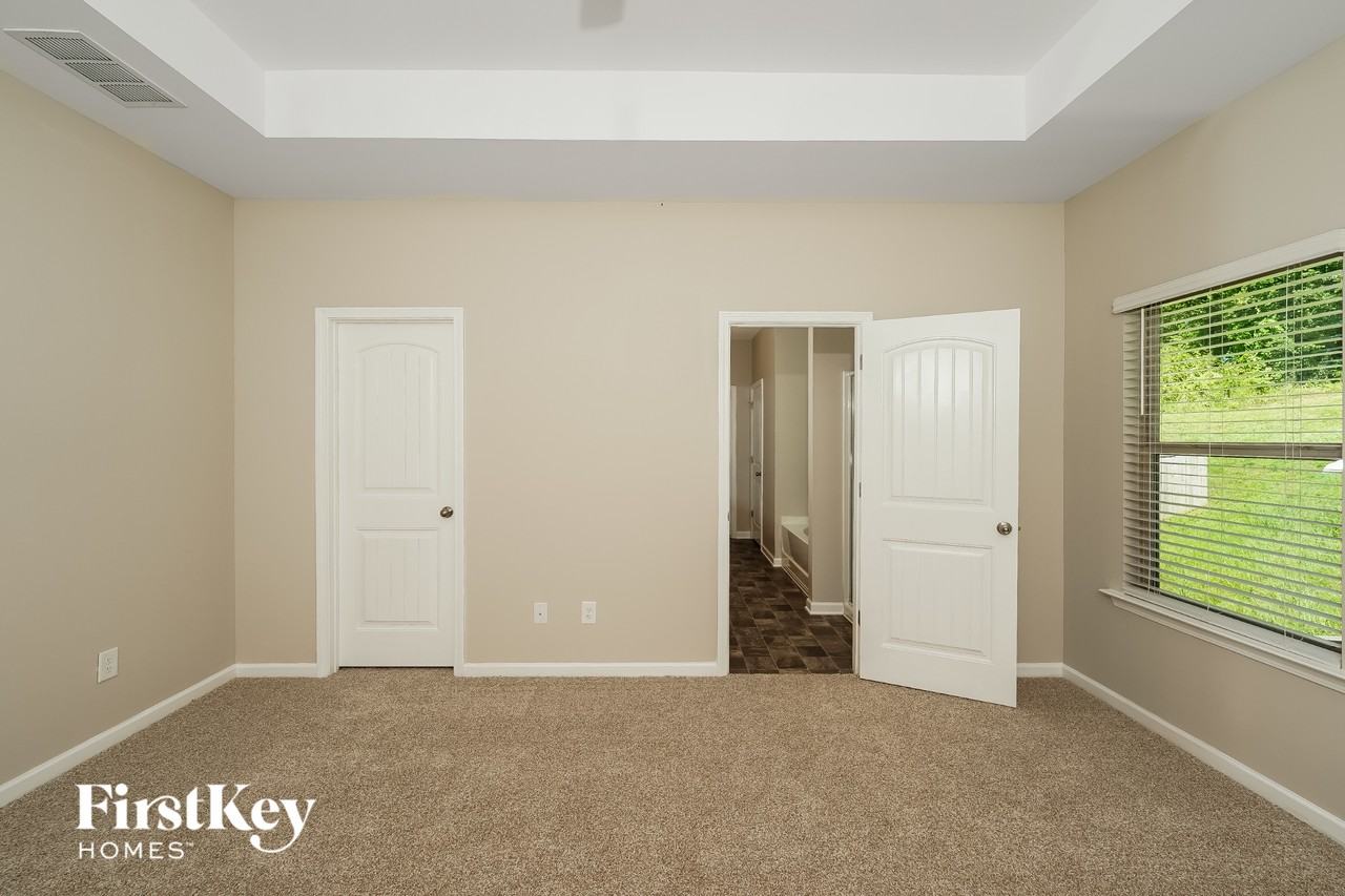 1812 Clarke Cir - Photo 7 of 15