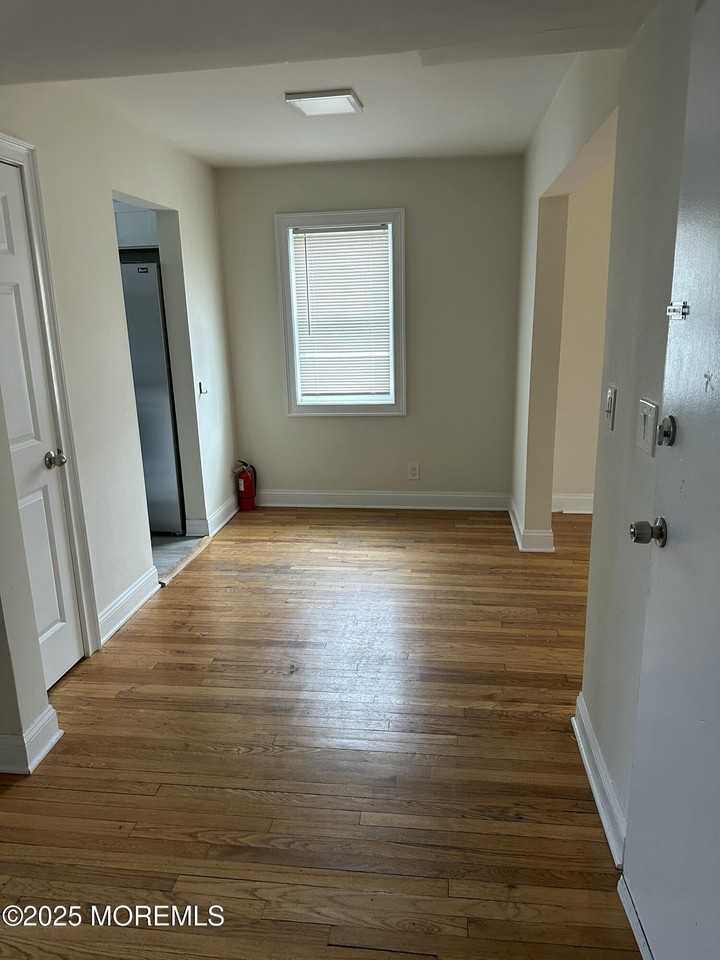 31 Cedar Ave #4 - Photo 2 of 6