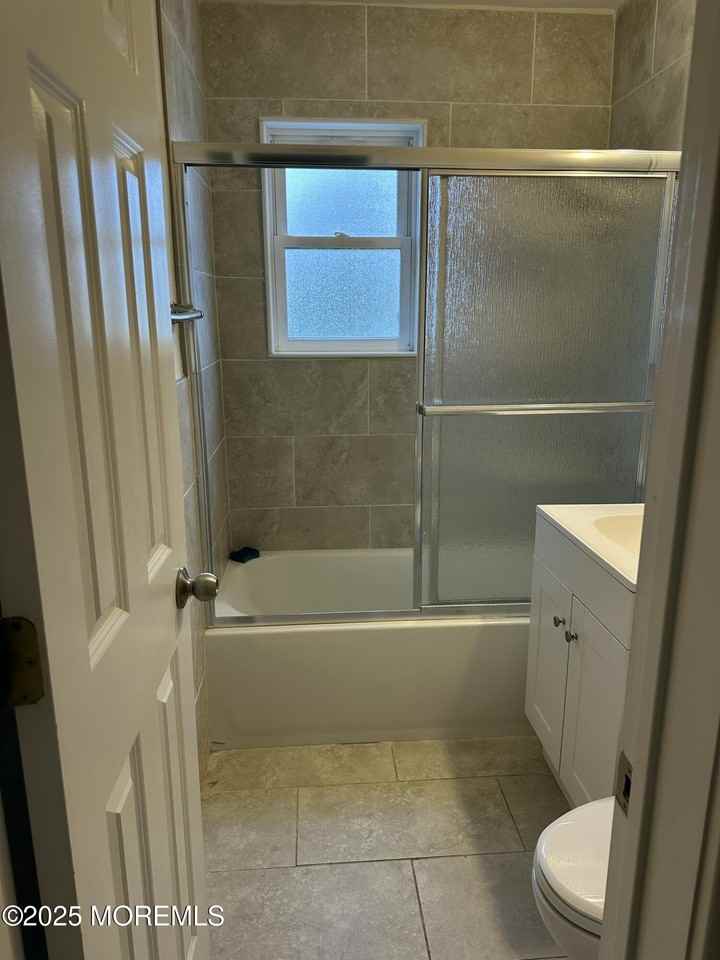 31 Cedar Ave #4 - Photo 6 of 6