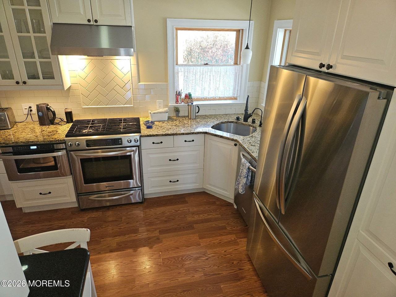 1305 Locust Dr - Photo 5 of 24