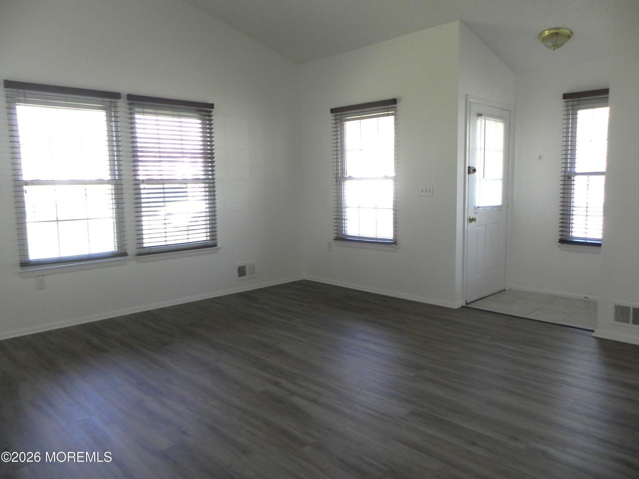 138 Aster Ct - Photo 2 of 16