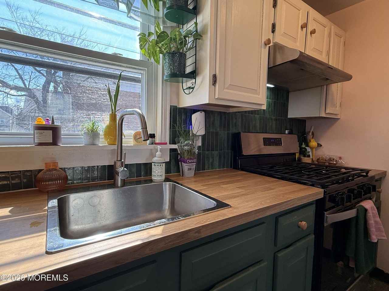 410 1/2 5th Ave #2R - Photo 2 of 17