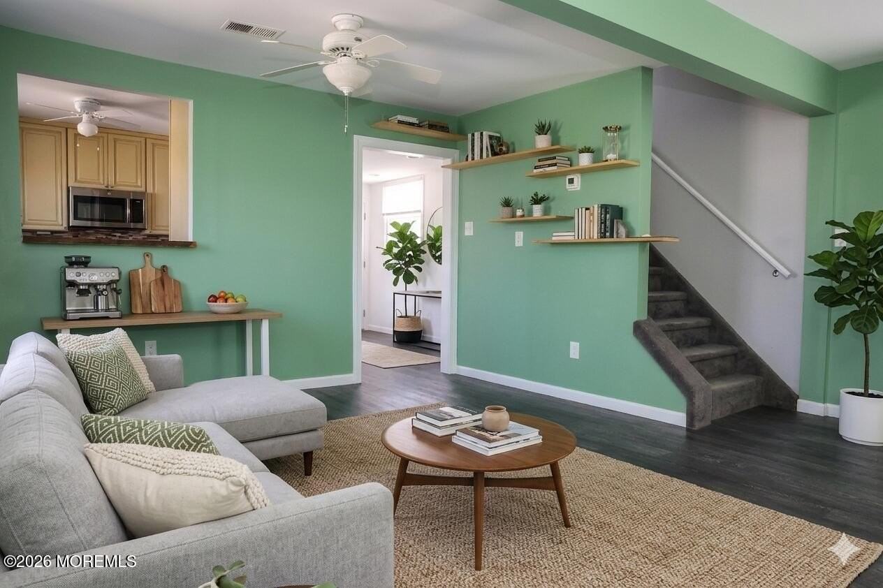 320 Lorillard Ave - Photo 2 of 24