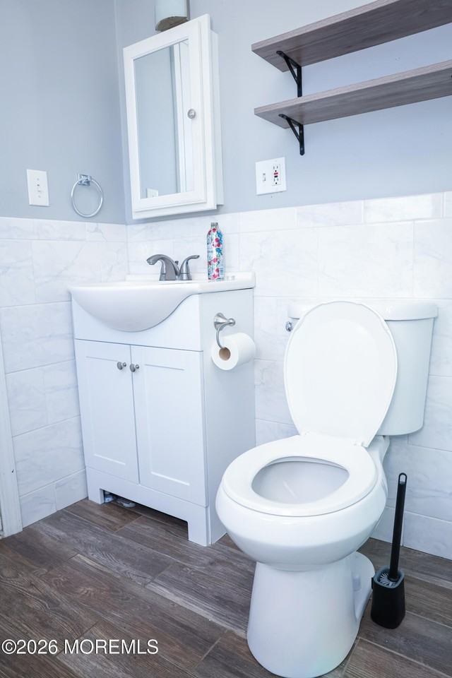 320 Lorillard Ave - Photo 7 of 24