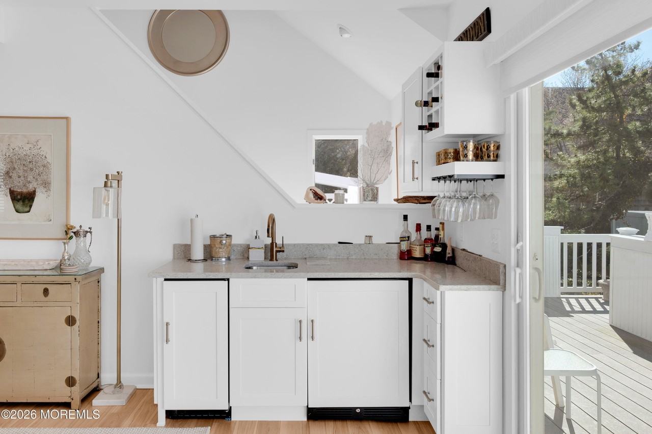 973 Ocean Ave - Photo 5 of 50