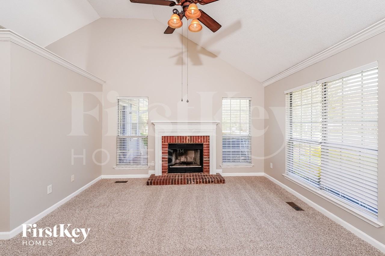 6768 Crossbrook Ln - Photo 2 of 15