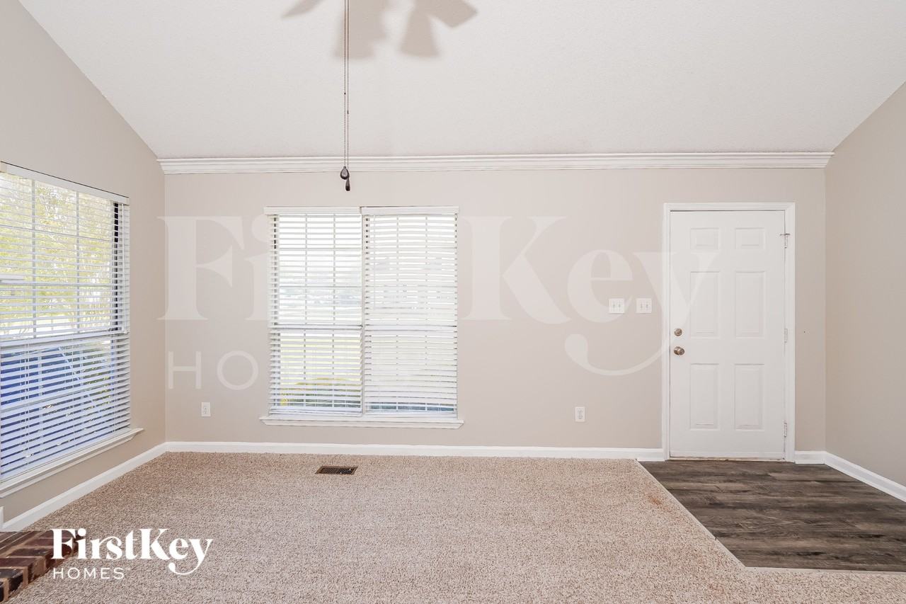 6768 Crossbrook Ln - Photo 3 of 15