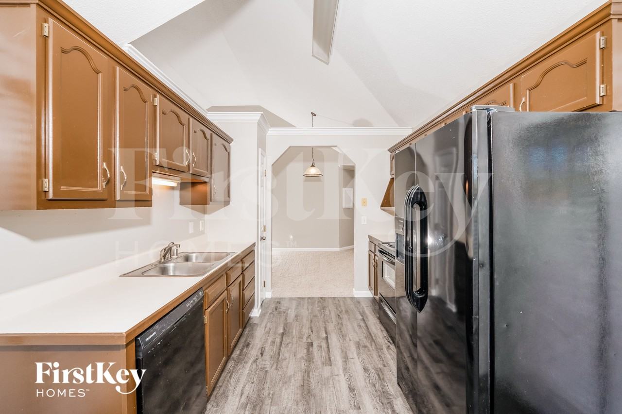 6768 Crossbrook Ln - Photo 5 of 15