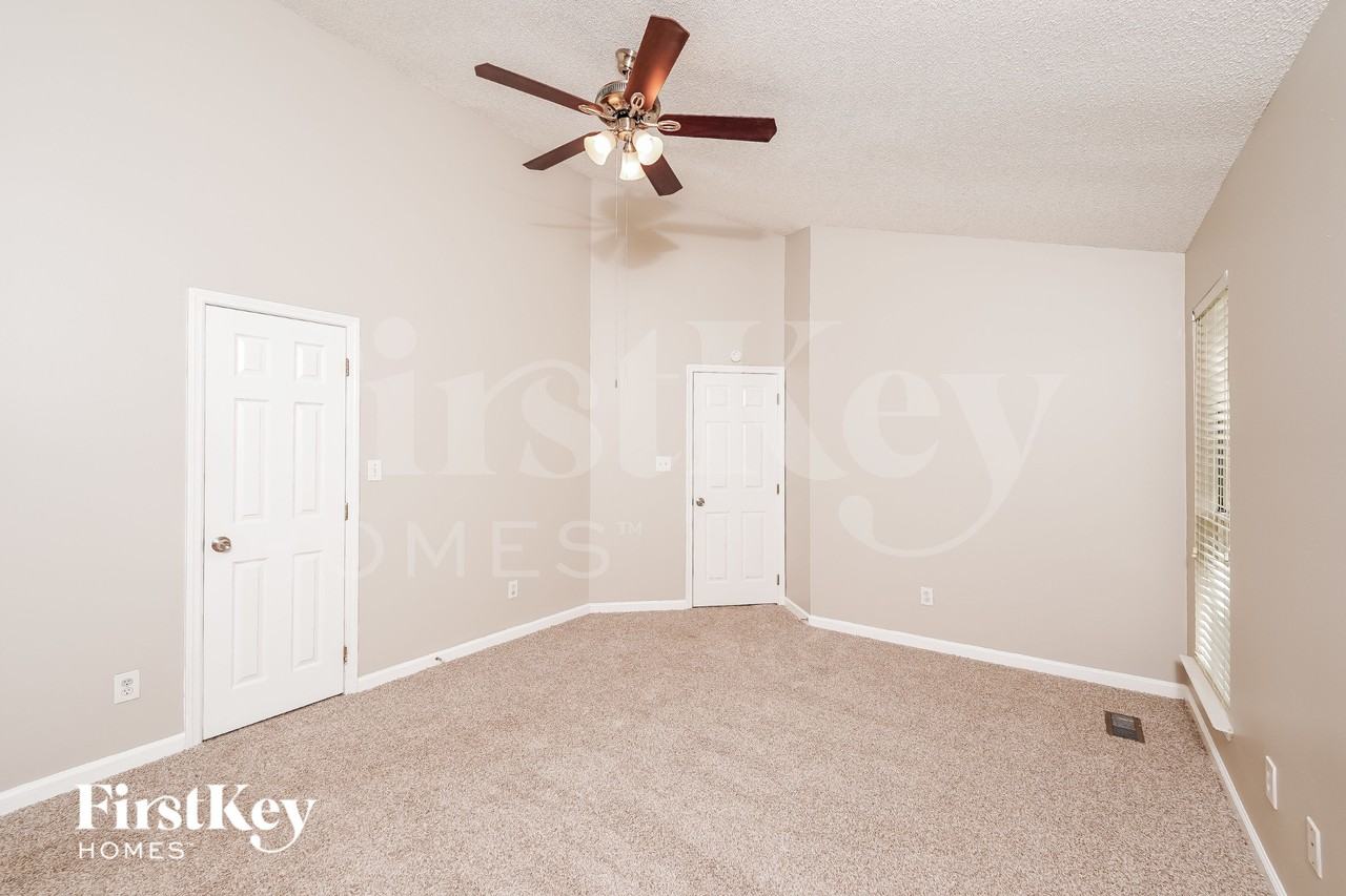 6768 Crossbrook Ln - Photo 6 of 15