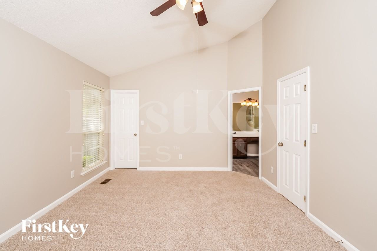 6768 Crossbrook Ln - Photo 7 of 15