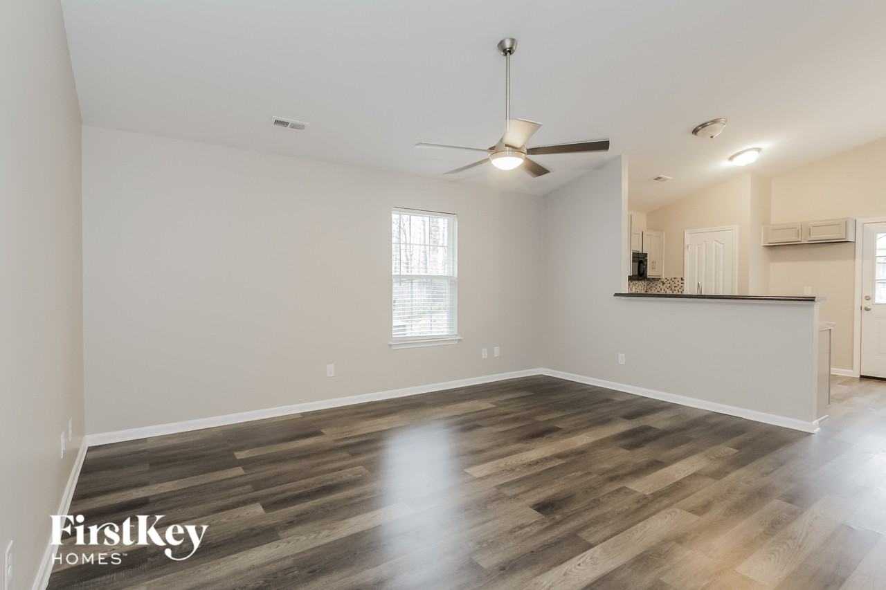 4506 Esmeralda Dr - Photo 4 of 15